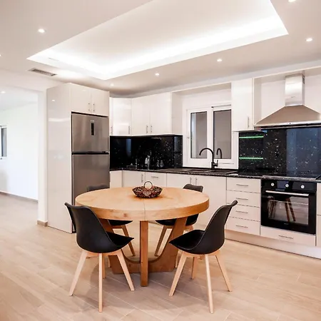 Thea Свороната